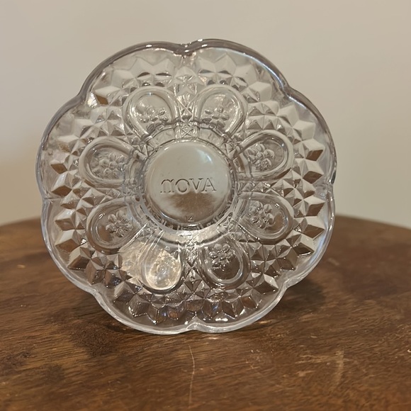 Avon Fostoria Diamond Floral Pattern Votive Candle Holder 1970s - Picture 3 of 4